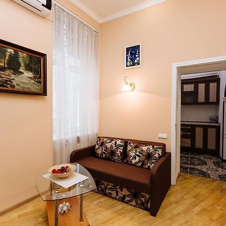 Apartments On Teatralna 26 리비프 외부 사진