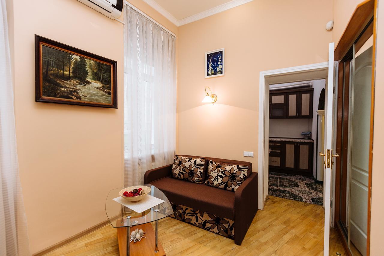 Apartments On Teatralna 26 리비프 외부 사진